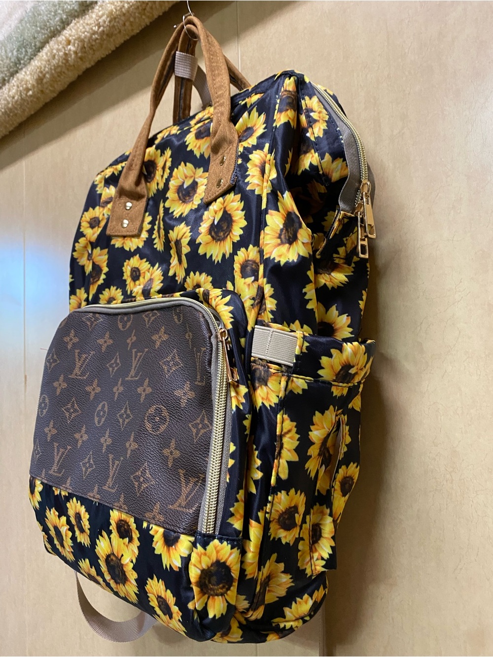 Backpack with Sunflowers - Picture 3 of 14